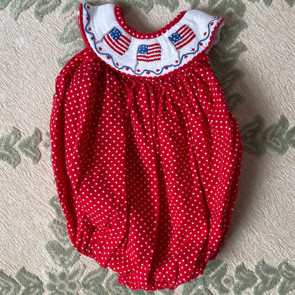 Smockingbird American Flag Bubble